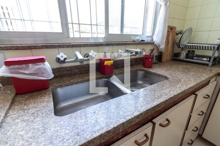 Casa à venda com 400m², 5 quartos e 5 vagasCozinha