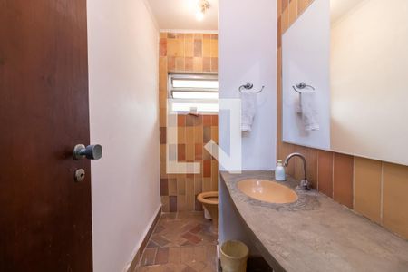 Casa à venda com 400m², 5 quartos e 5 vagasQuintal dos Fundos - Banheiro 