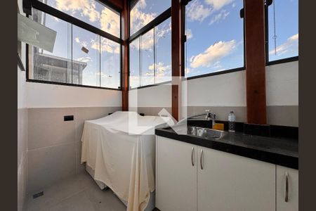 Apartamento à venda com 110m², 2 quartos e 1 vaga Apartamento à venda com 110m², 2 quartos e 1 vagaLavanderia