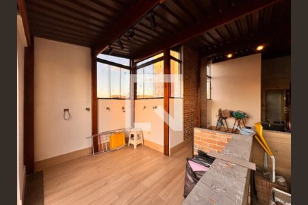 Apartamento à venda com 110m², 2 quartos e 1 vaga Apartamento à venda com 110m², 2 quartos e 1 vagaCobertura