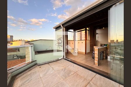 Apartamento à venda com 110m², 2 quartos e 1 vaga Apartamento à venda com 110m², 2 quartos e 1 vagaCobertura