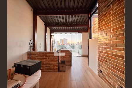 Apartamento à venda com 110m², 2 quartos e 1 vaga Apartamento à venda com 110m², 2 quartos e 1 vagaCobertura