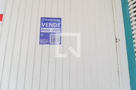 Casa à venda com 360m², 4 quartos e 4 vagas Casa à venda com 360m², 4 quartos e 4 vagasPlaca