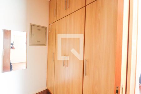 Casa à venda com 360m², 4 quartos e 4 vagas Casa à venda com 360m², 4 quartos e 4 vagasSuíte
