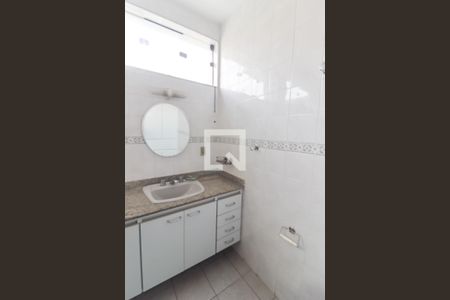 Casa à venda com 360m², 4 quartos e 4 vagas Casa à venda com 360m², 4 quartos e 4 vagasBanheiro