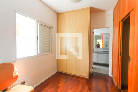 Casa à venda com 360m², 4 quartos e 4 vagas Casa à venda com 360m², 4 quartos e 4 vagasSuíte