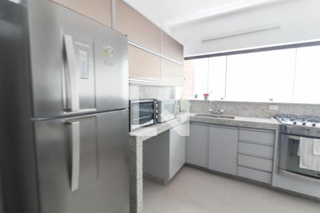 Casa à venda com 360m², 4 quartos e 4 vagas Casa à venda com 360m², 4 quartos e 4 vagasCozinha e Área de Serviço
