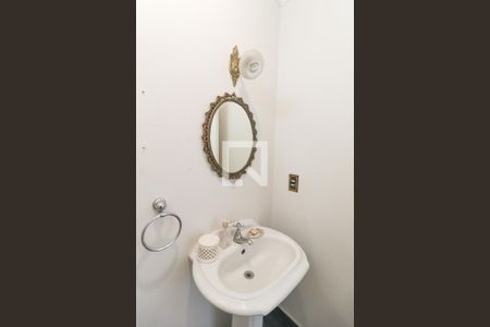 Casa à venda com 360m², 4 quartos e 4 vagas Casa à venda com 360m², 4 quartos e 4 vagasBanheiro