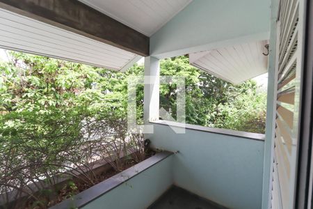 Casa à venda com 360m², 4 quartos e 4 vagas Casa à venda com 360m², 4 quartos e 4 vagasSuíte