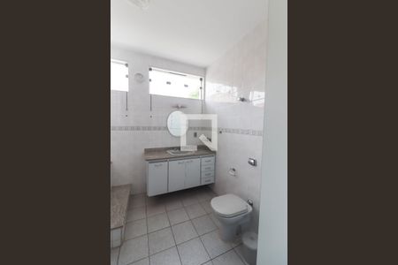 Casa à venda com 360m², 4 quartos e 4 vagas Casa à venda com 360m², 4 quartos e 4 vagasBanheiro