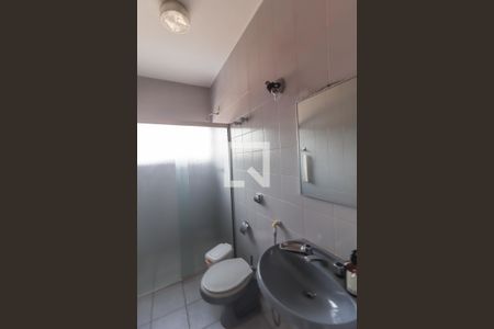 Casa à venda com 360m², 4 quartos e 4 vagas Casa à venda com 360m², 4 quartos e 4 vagasBanheiro