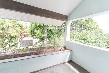 Casa à venda com 360m², 4 quartos e 4 vagas Casa à venda com 360m², 4 quartos e 4 vagasSuíte