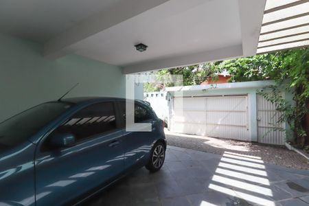 Casa à venda com 360m², 4 quartos e 4 vagas Casa à venda com 360m², 4 quartos e 4 vagasGaragem
