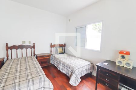 Casa à venda com 360m², 4 quartos e 4 vagas Casa à venda com 360m², 4 quartos e 4 vagasQuarto