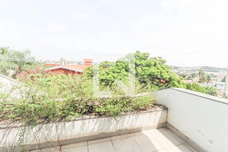 Casa à venda com 360m², 4 quartos e 4 vagas Casa à venda com 360m², 4 quartos e 4 vagasSacada