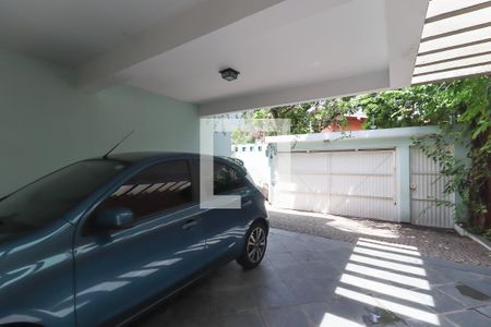 Casa à venda com 360m², 4 quartos e 4 vagas Casa à venda com 360m², 4 quartos e 4 vagasGaragem