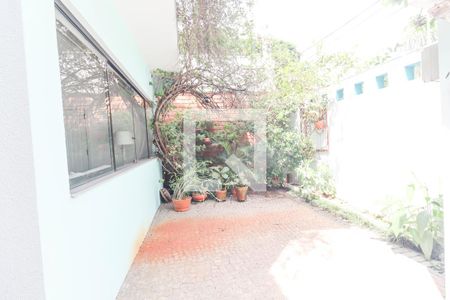 Casa à venda com 360m², 4 quartos e 4 vagas Casa à venda com 360m², 4 quartos e 4 vagasGaragem