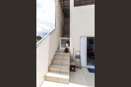 Casa para alugar com 330m², 4 quartos e 1 vagaEscada