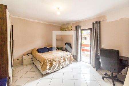 Casa para alugar com 330m², 4 quartos e 1 vagaSuíte