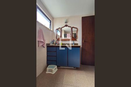 Apartamento à venda com 190m², 3 quartos e 3 vagasBanheiro da Suíte 2