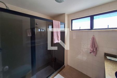 Apartamento à venda com 190m², 3 quartos e 3 vagasBanheiro da Suíte 2