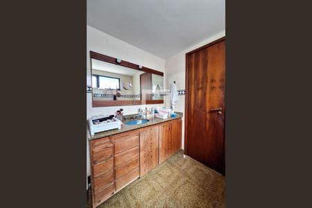 Apartamento à venda com 190m², 3 quartos e 3 vagasBanheiro da Suíte 1