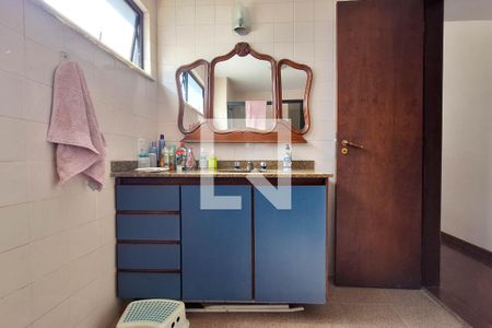 Apartamento à venda com 190m², 3 quartos e 3 vagasBanheiro da Suíte 2