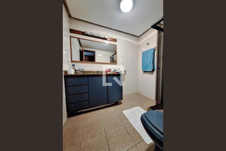 Apartamento à venda com 190m², 3 quartos e 3 vagasBanheiro da Suíte 3