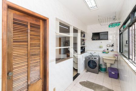 Apartamento à venda com 121m², 3 quartos e 1 vagaÁrea de Serviço