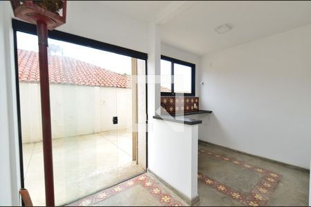 Apartamento à venda com 170m², 2 quartos e 2 vagasCozinha