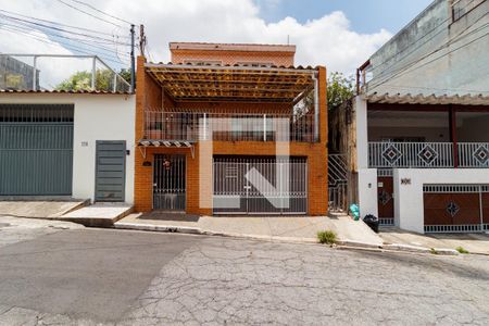 Casa para alugar com 279m², 2 quartos e 2 vagasFachada