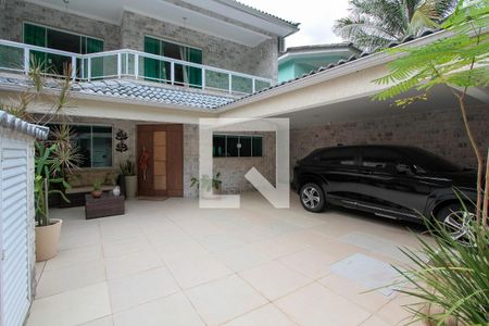 Casa de condomínio à venda com 506m², 6 quartos e 2 vagas Casa de condomínio à venda com 506m², 6 quartos e 2 vagasEntrada