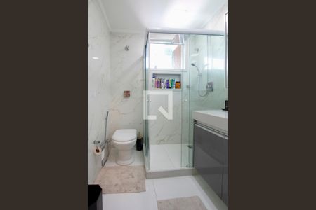 Casa de condomínio à venda com 506m², 6 quartos e 2 vagas Casa de condomínio à venda com 506m², 6 quartos e 2 vagasBanheiro Quarto 4 suíte