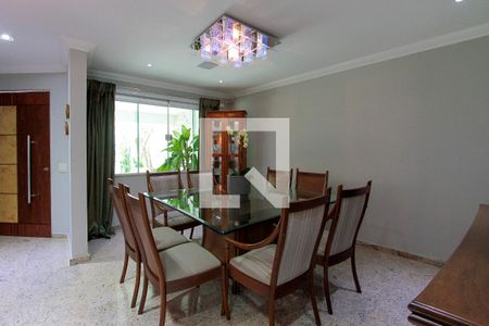 Casa de condomínio à venda com 506m², 6 quartos e 2 vagas Casa de condomínio à venda com 506m², 6 quartos e 2 vagasSala