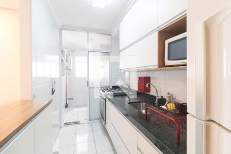 Apartamento à venda com 103m², 3 quartos e 2 vagas Apartamento à venda com 103m², 3 quartos e 2 vagasCozinha e Área de Serviço
