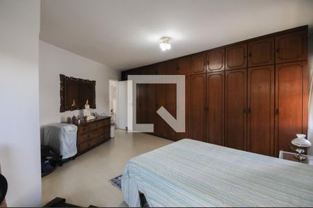 Casa à venda com 267m², 3 quartos e 4 vagasSuíte 2