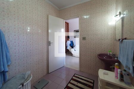 Casa à venda com 267m², 3 quartos e 4 vagasBanheiro da Suíte 1