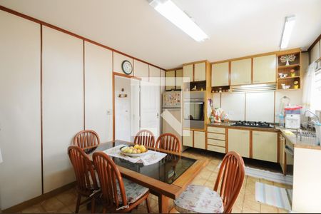 Casa à venda com 267m², 3 quartos e 4 vagasCozinha - Armários