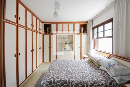 Casa à venda com 267m², 3 quartos e 4 vagasSuíte 1