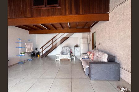 Casa à venda com 169m², 2 quartos e 2 vagas Casa à venda com 169m², 2 quartos e 2 vagasEdícula