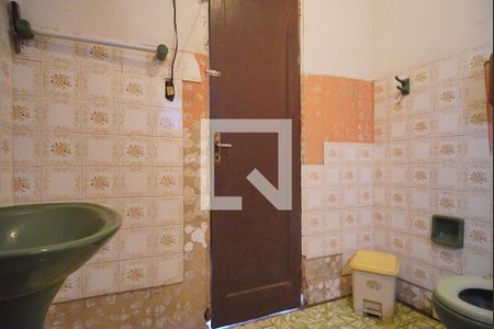 Casa à venda com 300m², 4 quartos e 2 vagas Casa à venda com 300m², 4 quartos e 2 vagasBanheiro 2