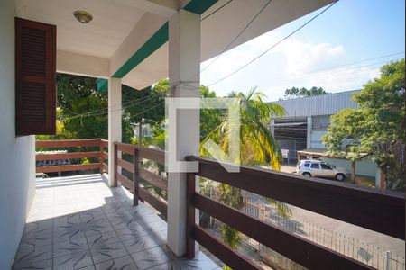 Casa à venda com 300m², 4 quartos e 2 vagas Casa à venda com 300m², 4 quartos e 2 vagasvaranda do Quarto 3