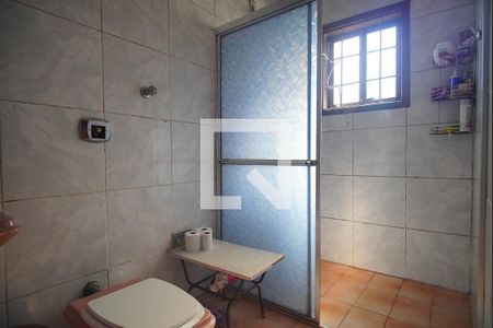 Casa à venda com 300m², 4 quartos e 2 vagas Casa à venda com 300m², 4 quartos e 2 vagasBanheiro