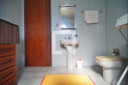 Casa à venda com 300m², 4 quartos e 2 vagas Casa à venda com 300m², 4 quartos e 2 vagasBanheiro da Suíte