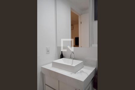 Banheiro de kitnet/studio à venda com 1 quarto, 24m² em Pinheiros, São Paulo