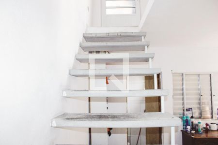 Casa à venda com 280m², 8 quartos e 2 vagasEscada