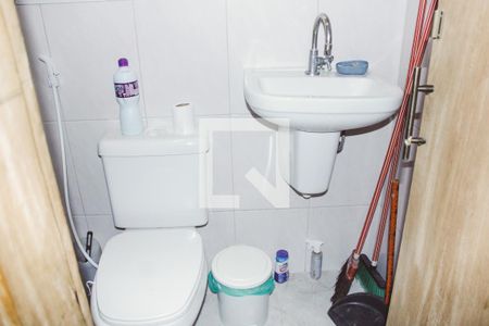 Casa à venda com 280m², 8 quartos e 2 vagasBanheiro da Suíte 4