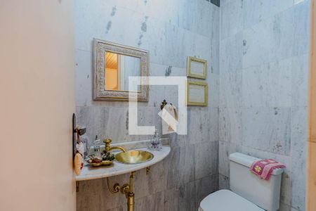 Casa à venda com 1028m², 4 quartos e 4 vagasBanheiro do Quarto 1