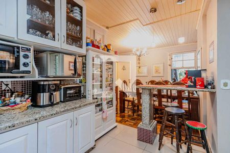 Casa à venda com 1028m², 4 quartos e 4 vagasCozinha