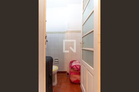 Apartamento à venda com 74m², 2 quartos e sem vaga Apartamento à venda com 74m², 2 quartos e sem vagaBanheiro de serviço